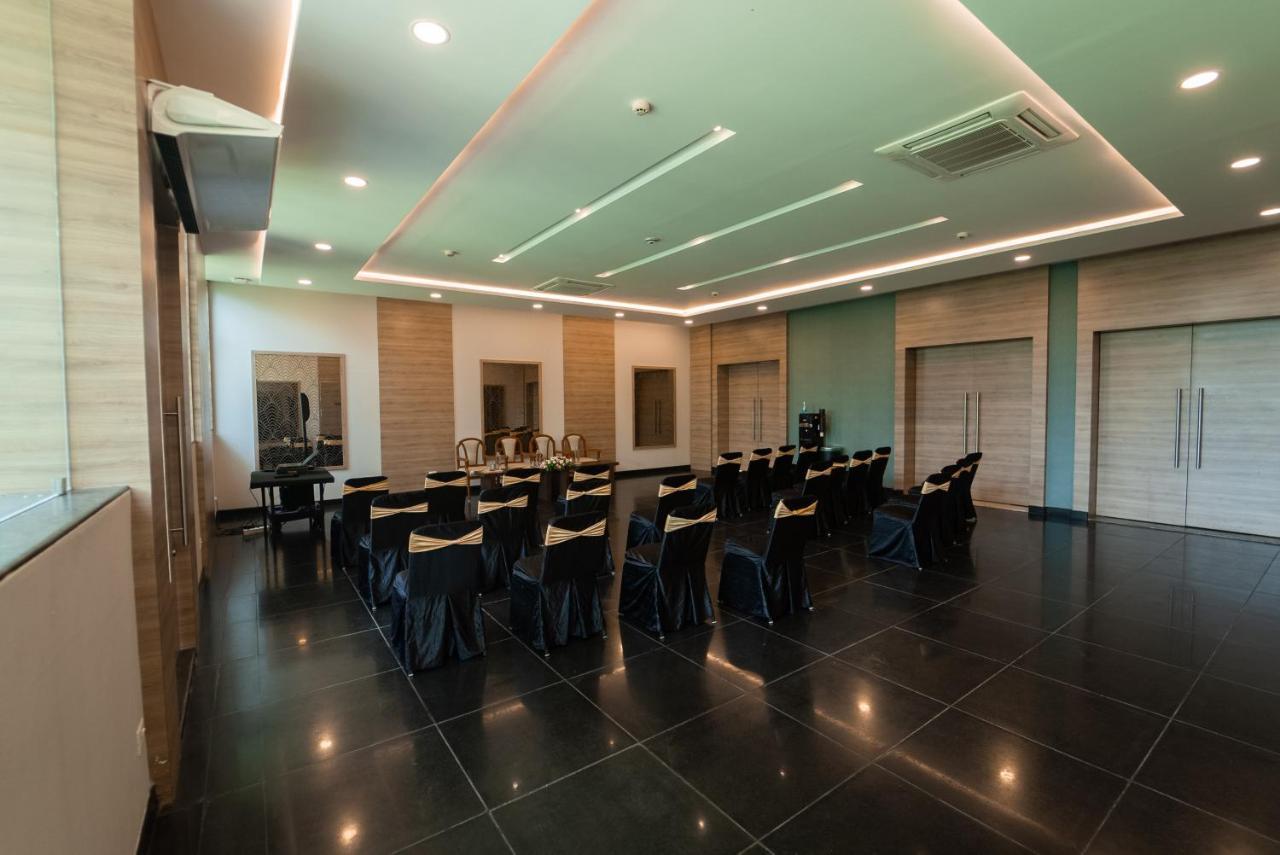 Hycinth Hotels Thiruvananthapuram Esterno foto